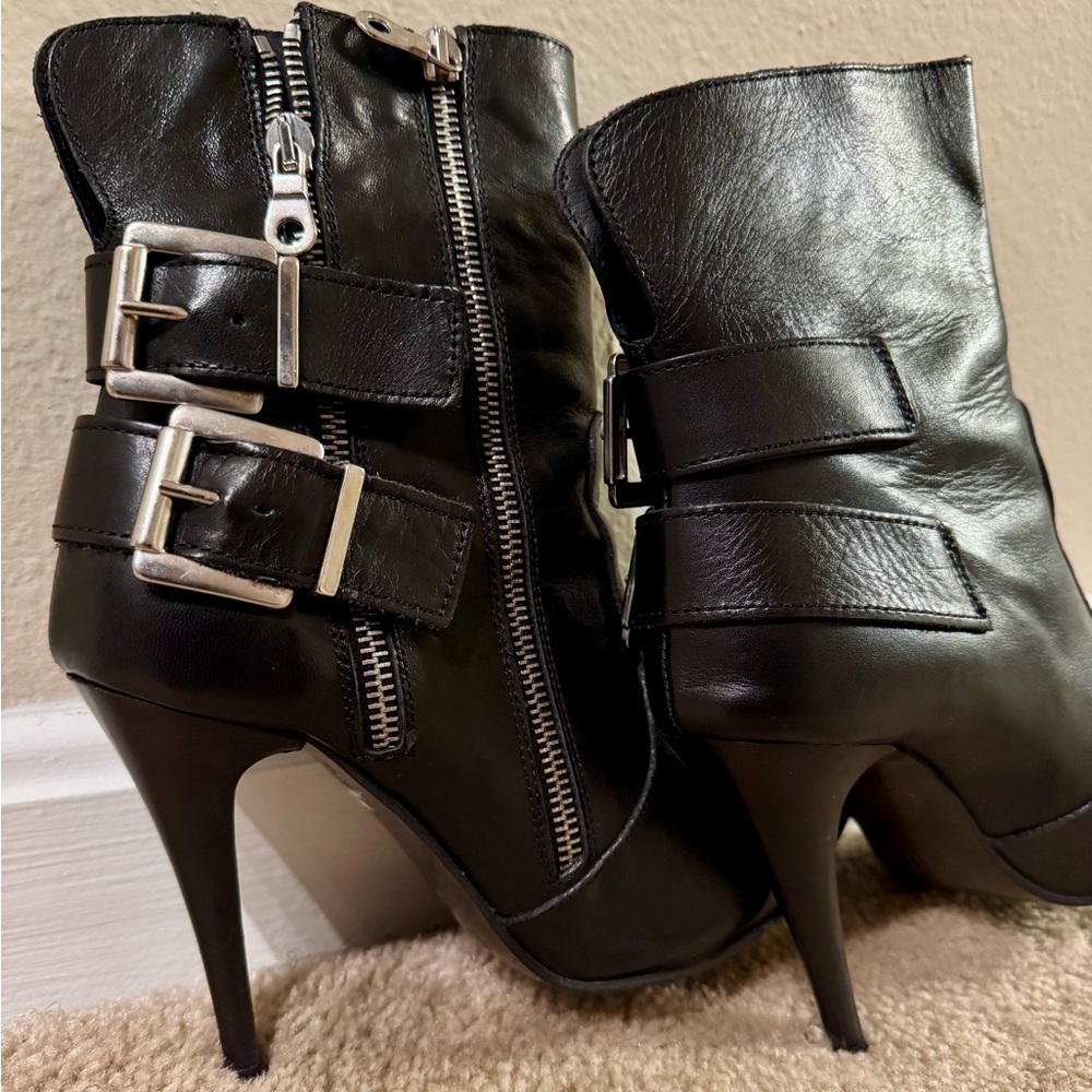 Vera Gomma Italian Leather Boots